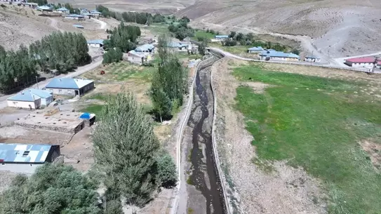 Van’da DSİ’nin Taşkın Koruma Projesi: 10 Köye Su Kontrolü