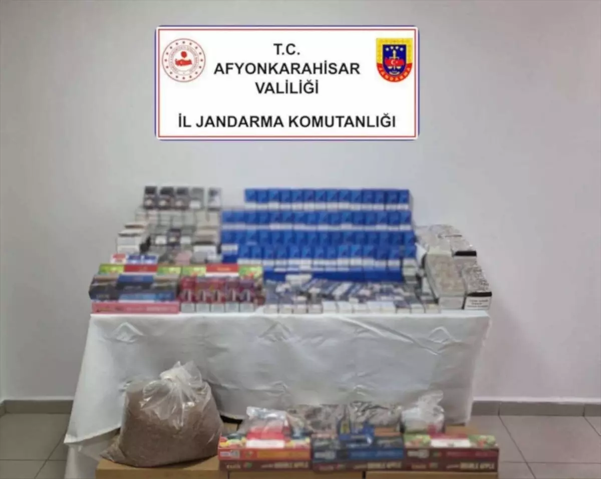 Afyonkarahisar’da Jandarma, 18 Bin Makaron ve 14,5 Kg Kaçak Tütünü Ele Geçirdi