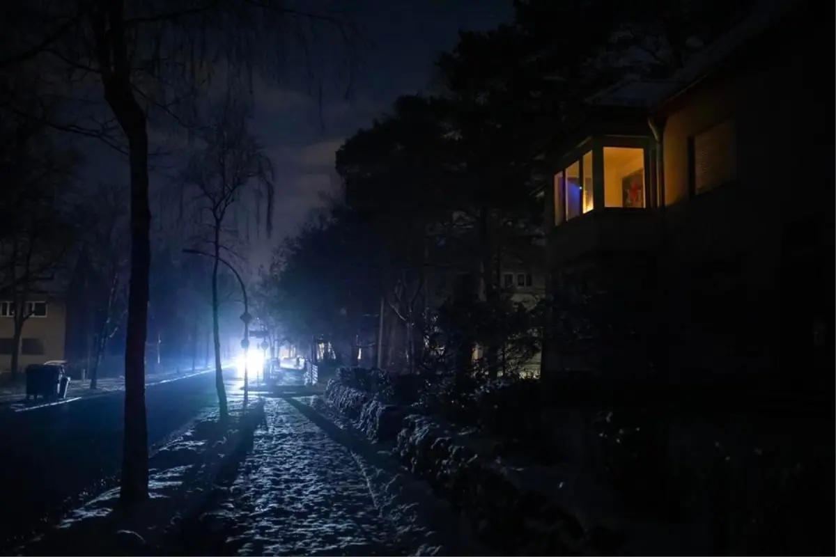 Berlin'de Elektrik Kesintisi Dördüncü Günü: Şehir Karanlıkta Kalıyor