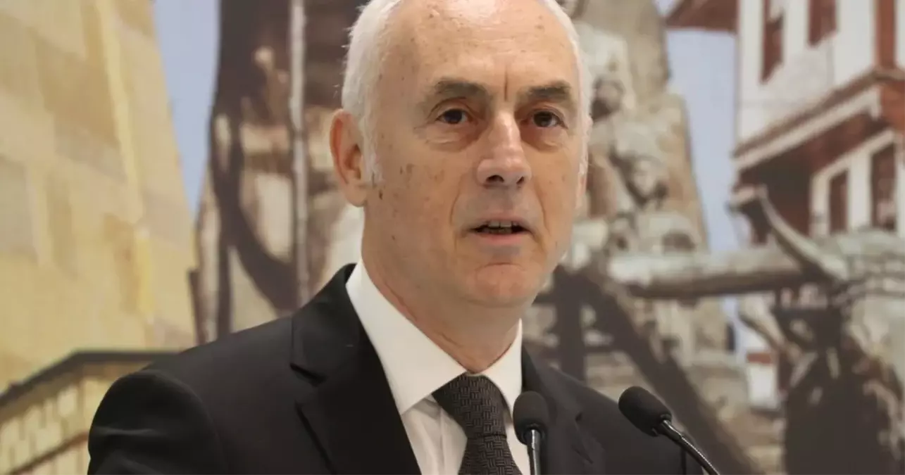 Bursa’da Belediye Başkanı Bozbey’e Saldırı: Eski Parti Üyesi Tarafından Darp Olayı