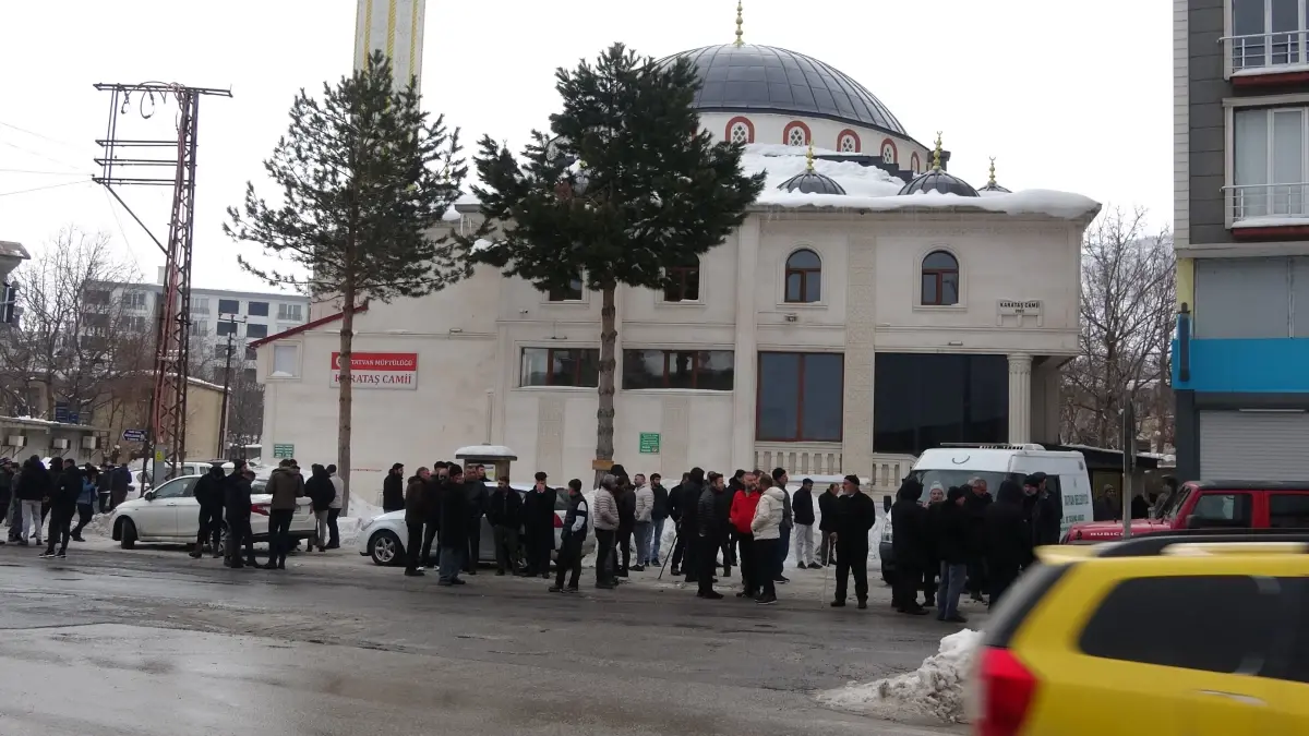 Karlı Çatıdan Düşen Kadın Hayatıyla Vedalaştı: Ayşe İder'in Son Yolculuğu