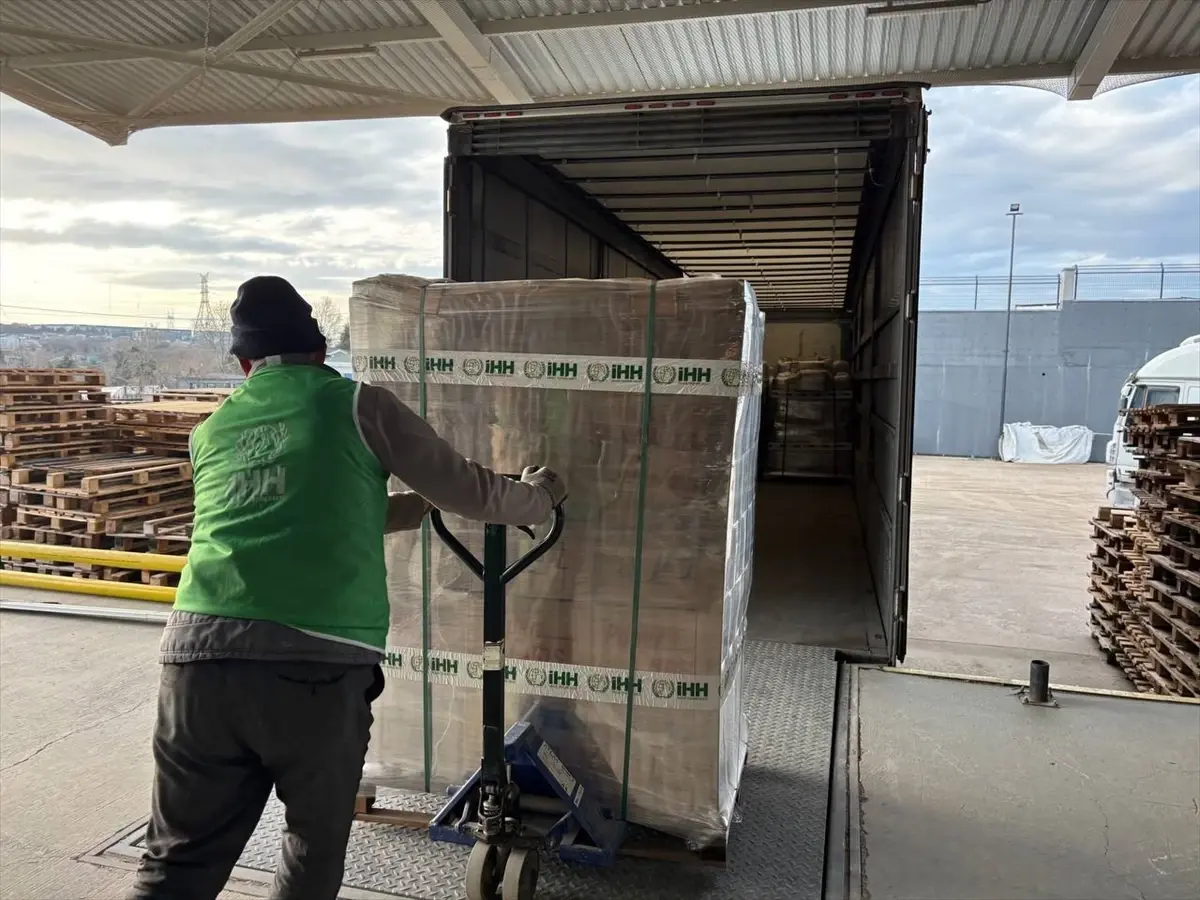 İHH, Sudan’da İç Savaşın Etkilediği Bölgelere 13 Tır Yardım Gönderdi