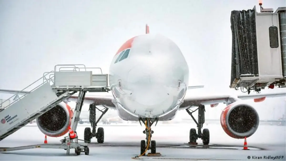 Avrupa’da Şiddetli Kar ve Düşen Sıcaklık Ulaşımı Felç Etti