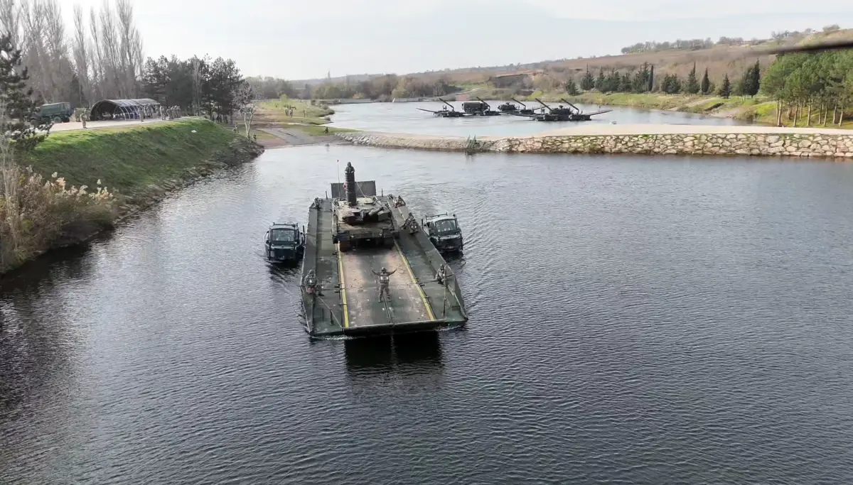 Kırklareli’de 1. Zırhlı Tugay’dan Durgun Sularda Kritik Geçiş Eğitimi