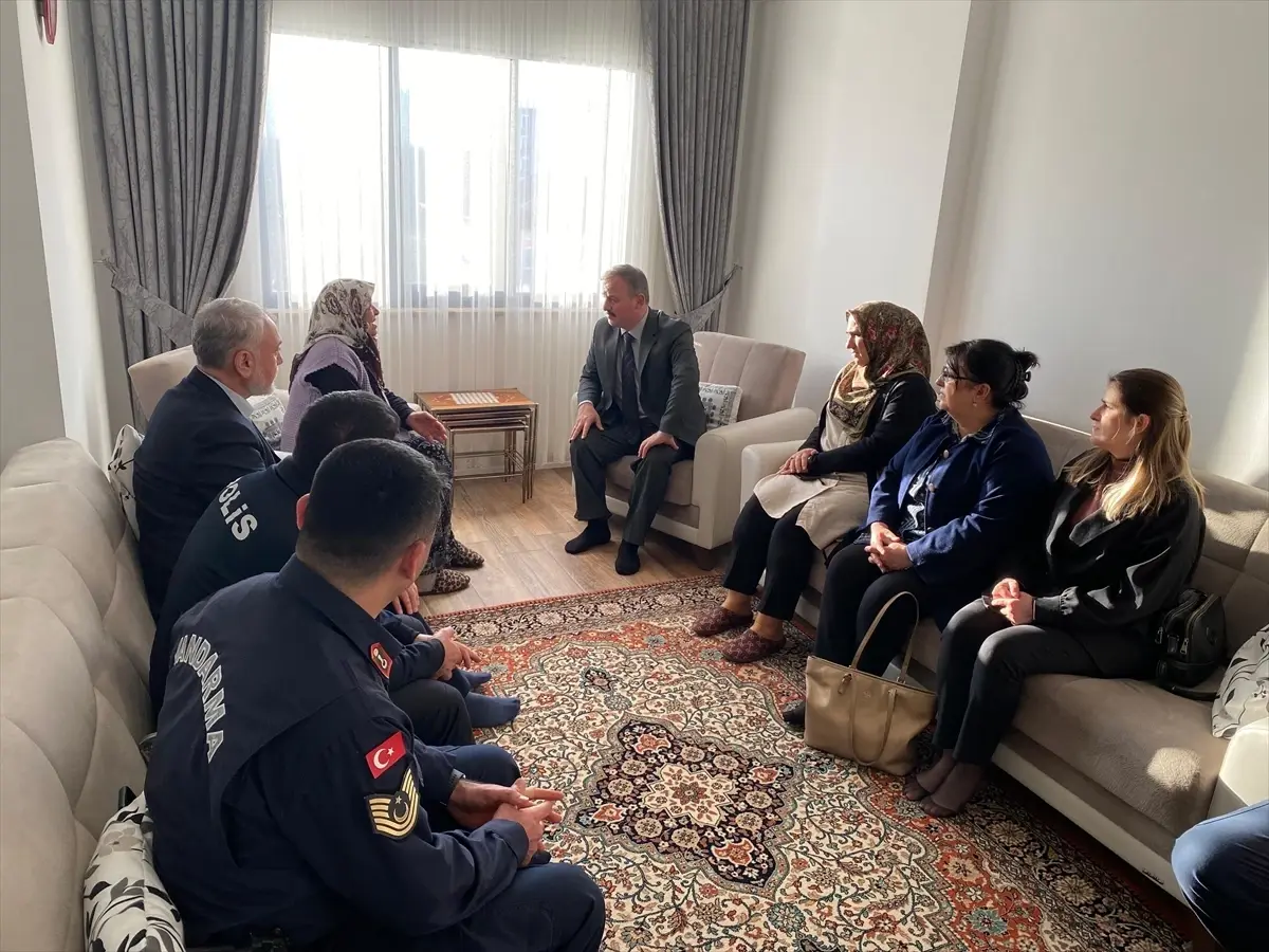 Niksar Kaymakamı Perçi'den Şehit Ailesine Anlamlı Ziyaret