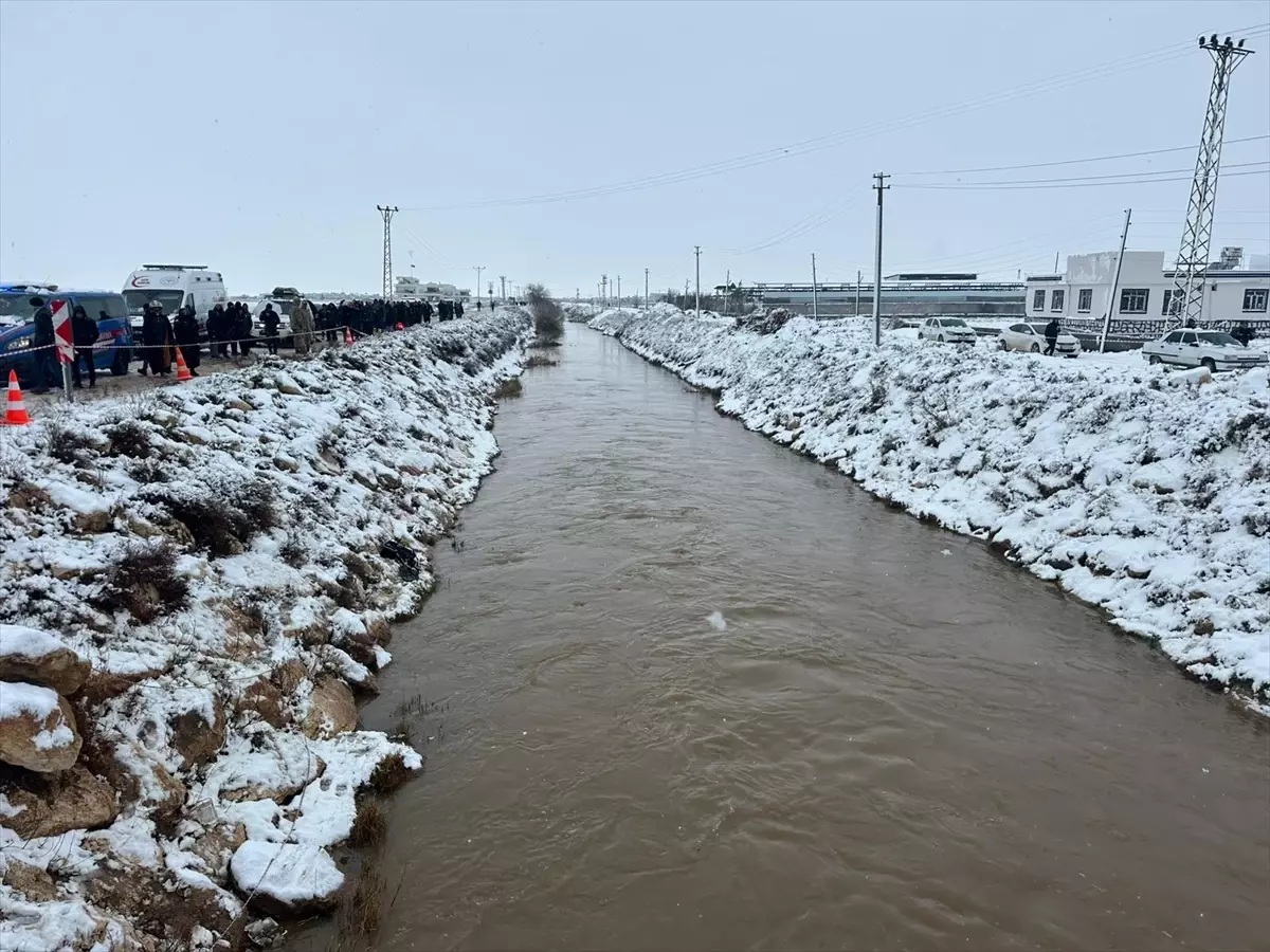 Harran'da Sulama Kanalına Düşen Otomobilin Sürücüsü İçin Arama 10. Günde Devam Ediyor
