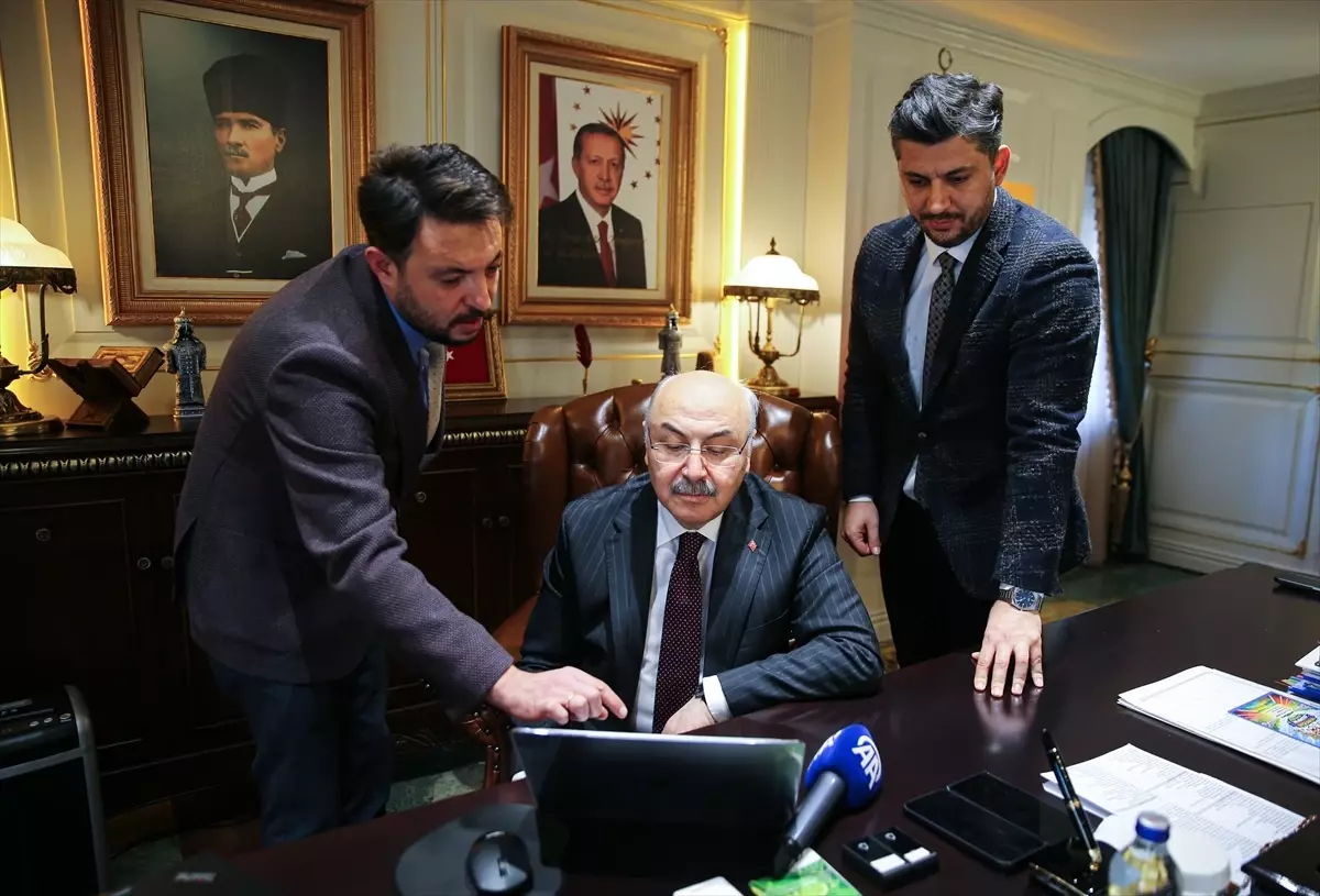 Denizli Valisi Yavuz Selim Köşger AA’nın 2025 Yılın Kareleri Oylamasına Katıldı