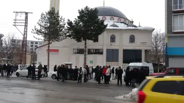 Cenaze töreninde çiçekler