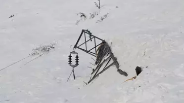 Van’da Şiddetli Kar ve Çığ Koşullarında Elektrik Arızalarına Hızlı Müdahale