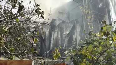 Esenyurt'ta Havalandırma Malzemeleri Deposunda Yangın Kontrol Altına Alındı