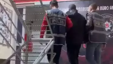 İzmir'de 31 Yıllık Hapis Cezalı Şüpheli, Hurda Araçta Yakalandı