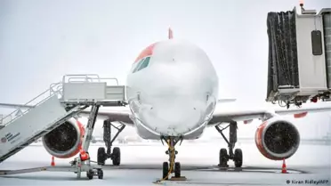 Avrupa’da Şiddetli Kar ve Düşen Sıcaklık Ulaşımı Felç Etti