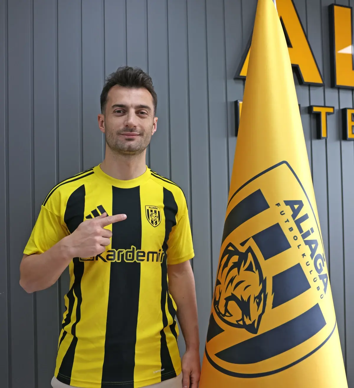 Burak Süleyman Aliağa FK’da 1,5 Yıllık Sözleşme İmzaladı: Şampiyonluk Hedefi