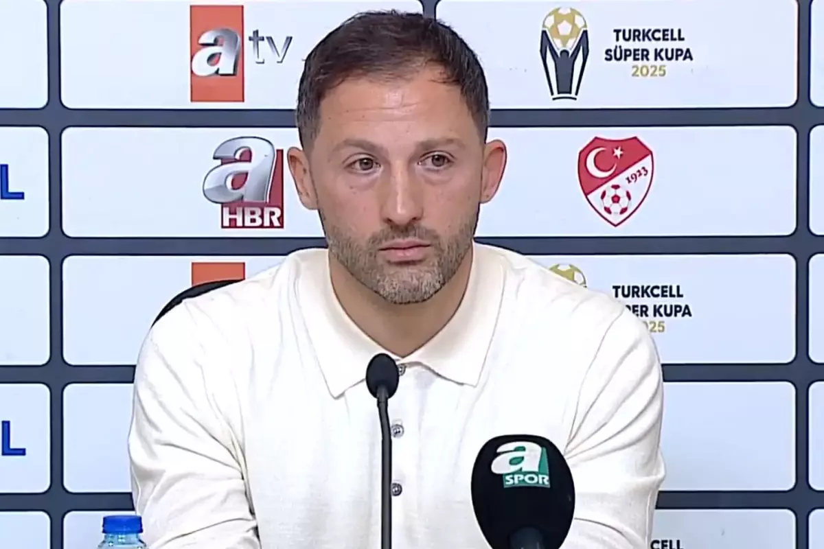 Basın Toplantısında Tedesco’nun Şaşkın Anı Sosyal Medyada Viral Oldu