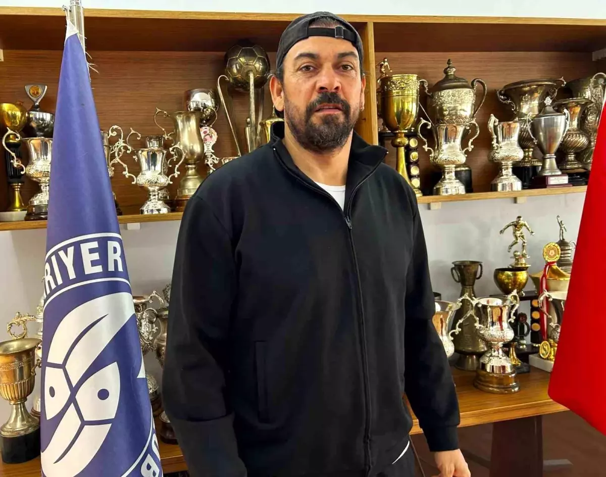 Sarıyer'de Şok: 7 Futbolcu Takımdan Ayrıldı, Teknik Direktör Endişeli