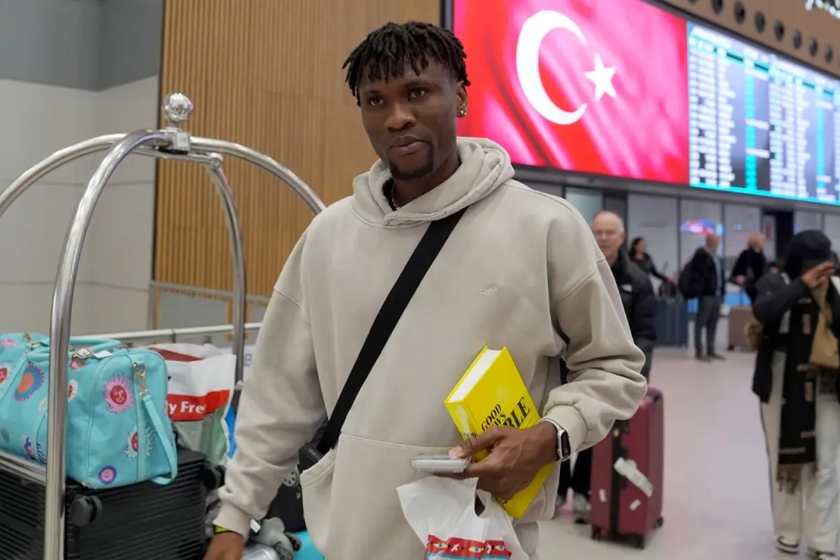 Trabzonspor, Nijeryalı Stoper Chibuike Nwaiwu'yu Transfer Etti