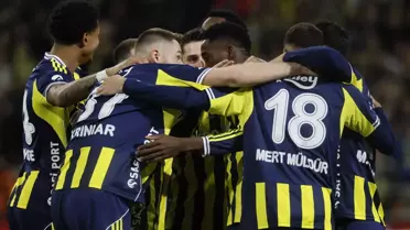 Fenerbahçe, Samsunspor'u 2-0 Mağlup Ederek Süper Kupa Finaline Yükseldi