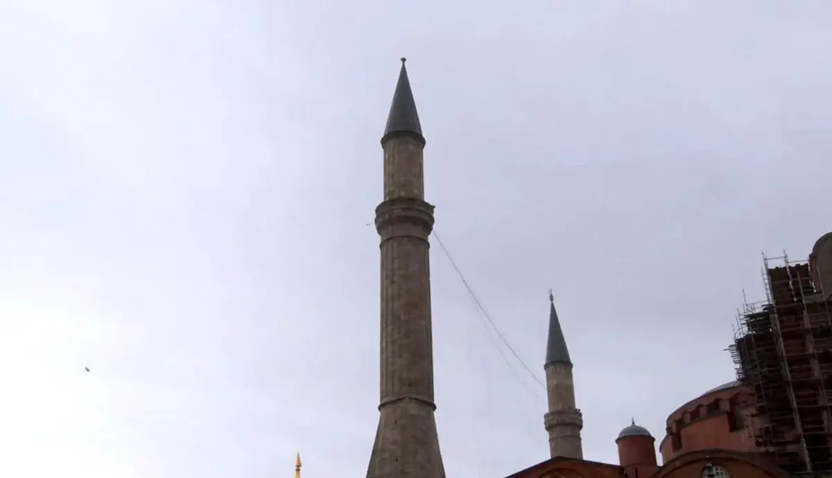 Şiddetli Rüzgar Ayasofya Camii'nde Alemi Yerinden Kopardı
