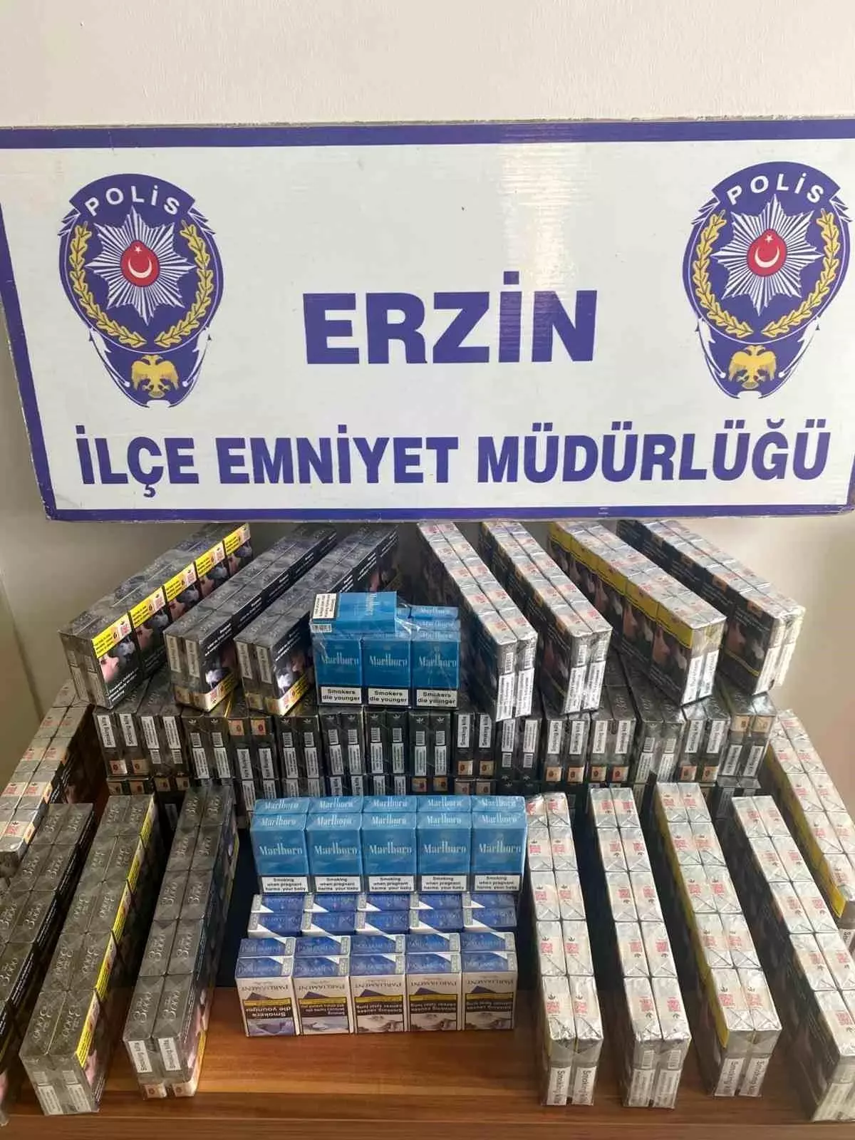 Hatay’da Erzin’de Durulan Araçta 510 Paket Kaçak Sigara Ele Geçirildi
