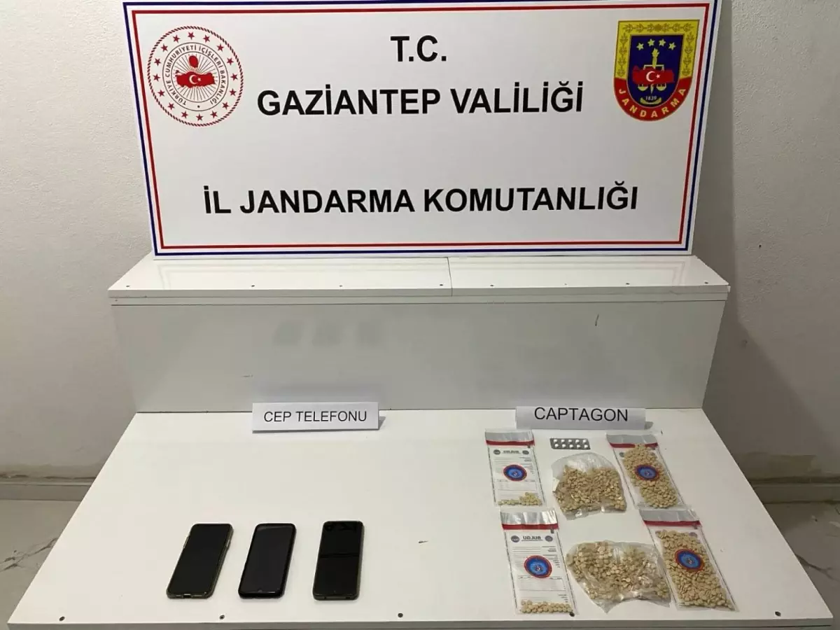 Gaziantep'te Jandarma Operasyonu: 5 Bin Hap Ele Geçirildi, İki Şüpheli Tutuklandı