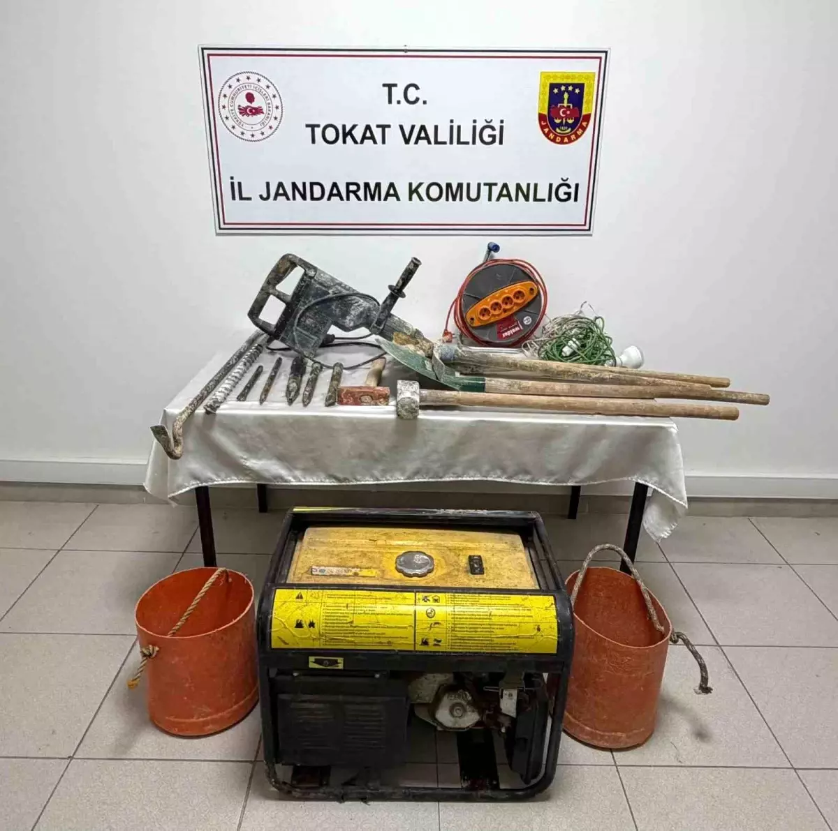 Tokat Artova’da Kaçak Kazı Şebekesi Çökertildi