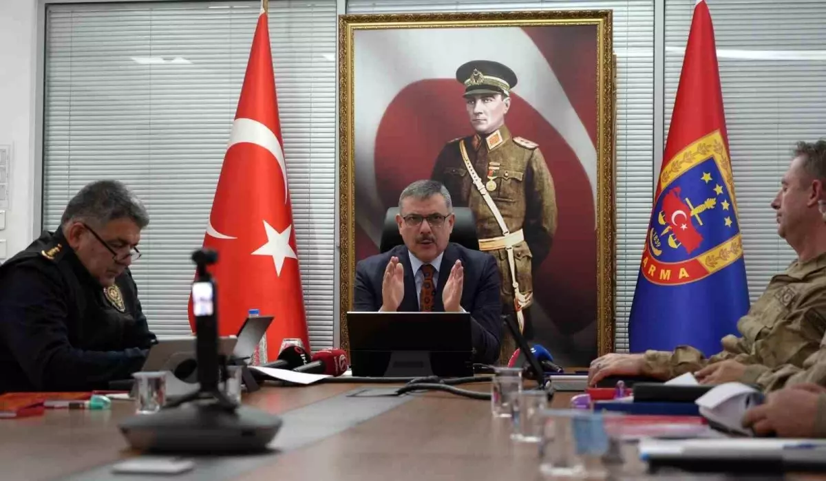 Erzurum Valisi Çiftçi, Dolandırıcılık Tehlikelerine Karşı Vatandaşları Uyardı