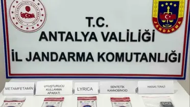 Operasyonda ele geçirilen sentetik kannabinoid paketleri