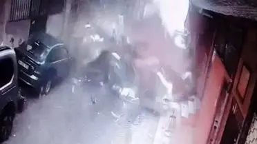 Beyoğlu’nda Şiddetli Lodos Çatıları Uçurdu, Araçlar Hasar Aldı