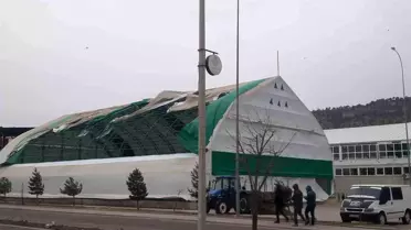 Bozkır’da Şiddetli Fırtına Çatıları Uçurdu, Ağaçları Devirerek Büyük Hasara Yol Açtı