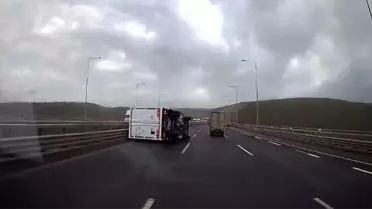 Kamyonetin devrilmiş hali