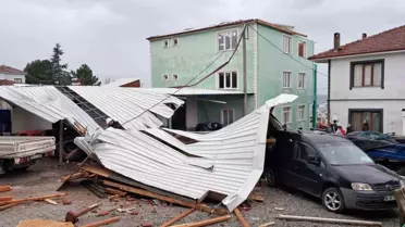 Fırtına sonrası İznik’teki hasarlı çatı