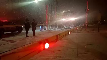 Kars'ta Tren Kazası: 16 Yaşındaki Çocuk Hemzemin Geçitte Yaralandı