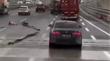 Kocaeli'de Şiddetli Fırtına Kuzey Marmara Otoyolu'nda Tırı Devrildi