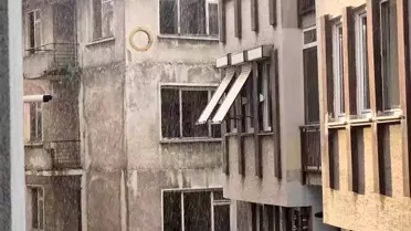 Dolu yağışı sonrası oluşan su birikintileri