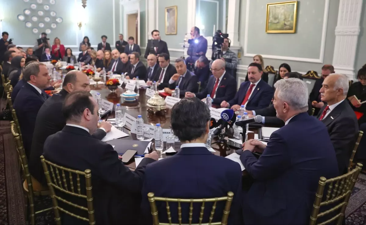 Ticaret Bakanı Ömer Bolat, Londra’da Türk İş Dünyasıyla Görüşmeler Gerçekleştiriyor