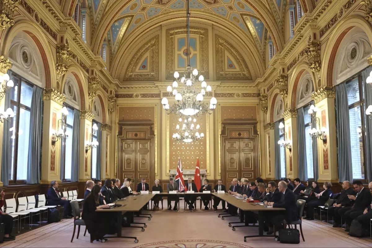 Bakan Ömer Bolat, Londra’da Ticaret ve Ekonomi Görüşmelerini Tamamladı