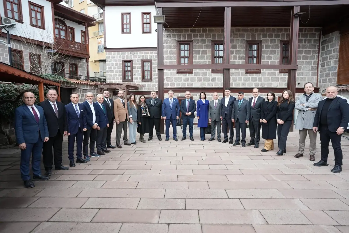 BBP Lideri Destici'den Anayasa Değişikliği ve Emeklilik Reformu Çağrısı