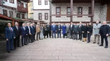 Destici'nin ana fotoğrafı