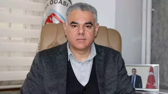 Emlakçılar odası Başkanı Atasoy konuşurken