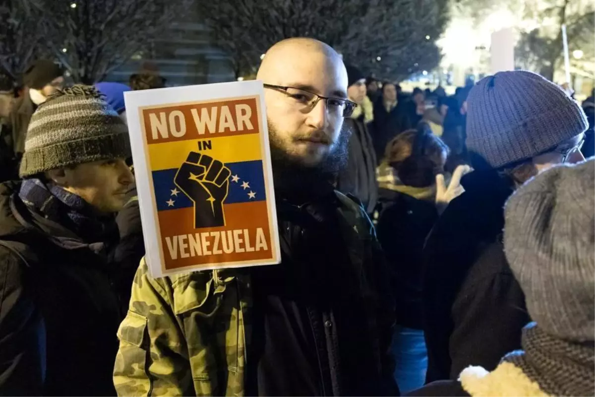 Budapeşte’de ABD’nin Venezuela’ya Saldırısına Karşı Geniş Çaplı Protesto