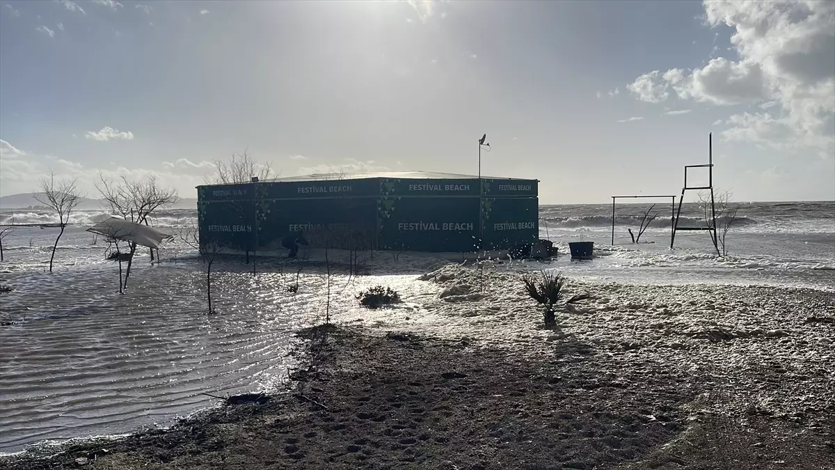 Balıkesir Kıyılarında Lodosun Yıkıcı Etkileri