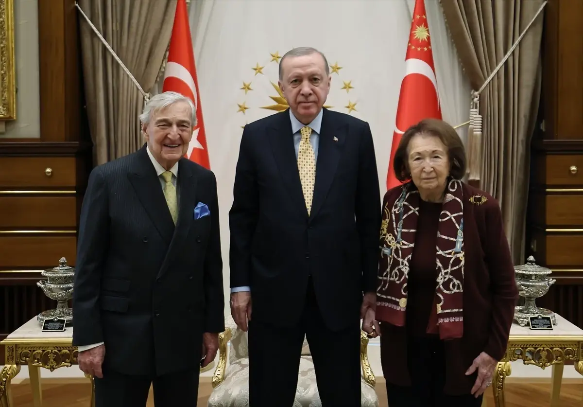 Erdoğan, Koç Ailesi Üyeleri Rahmi Koç ve Semahat Arsel'i Ankara’da Karşıladı