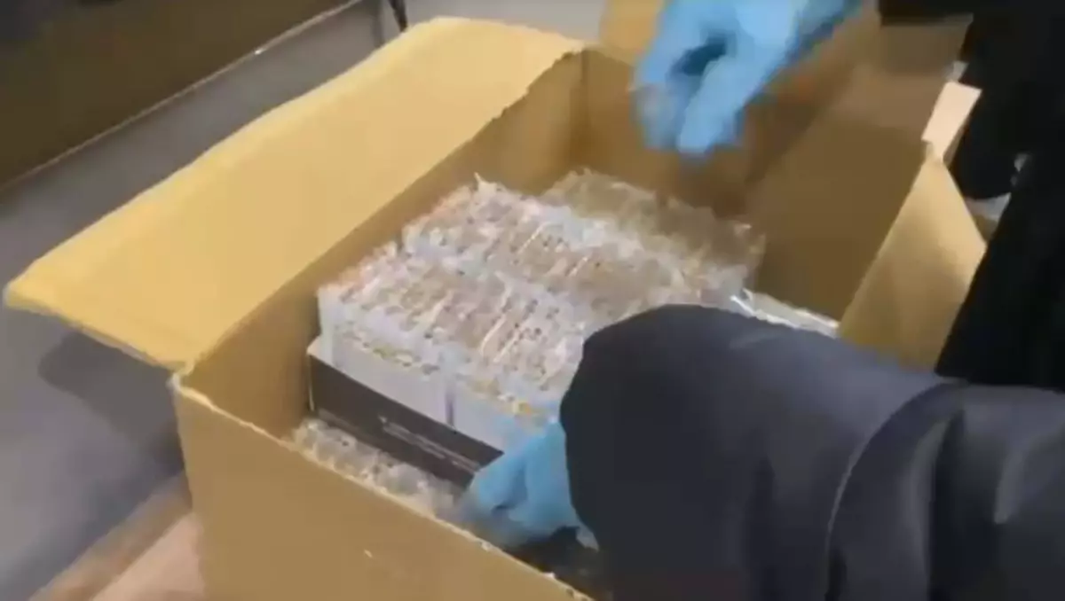 İzmir Karabağlar’da 500 Bin Makaron ve 1.620 Bandrolsüz Sigara Ele Geçirildi