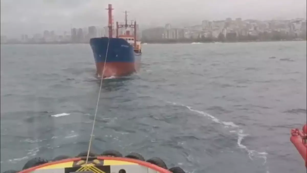 Makine Arızası Nedeniyle Sürüklenen BEYPAZARI Kargo Gemisi Kıyı Emniyeti Tarafından Kurtarıldı