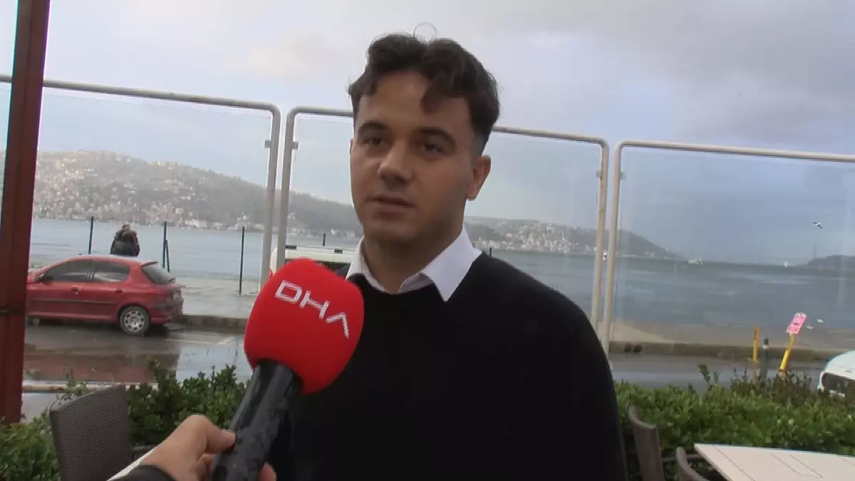 Sarıyer'de Şiddetli Fırtına Deniz Fenerini Yere Serdi