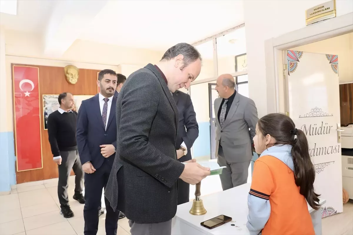 Şemdinli Kaymakamı Akpınar’dan Köy Okullarına İlham Verici Ziyaret