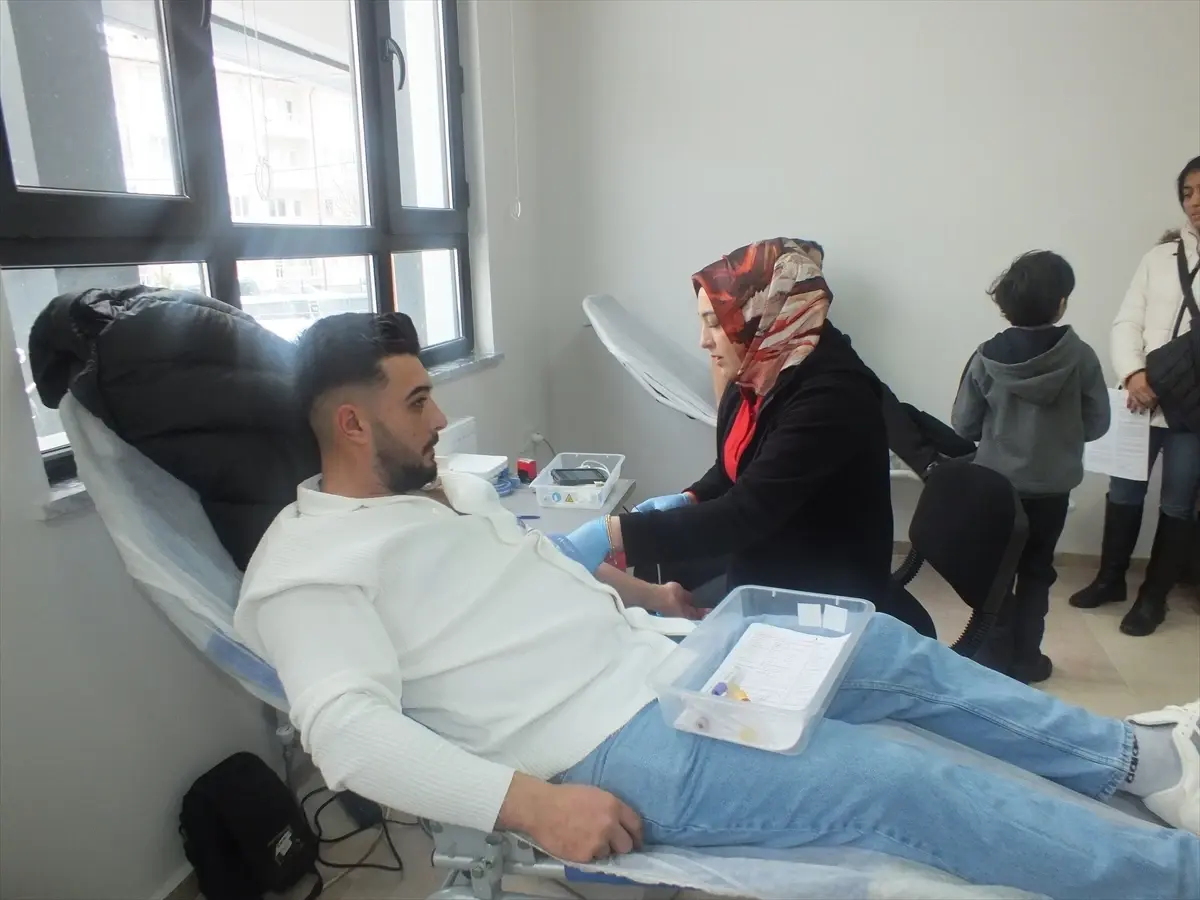 Sivas’ta Öğrenciler ve Velilerden Kan Bağışı Kampanyası