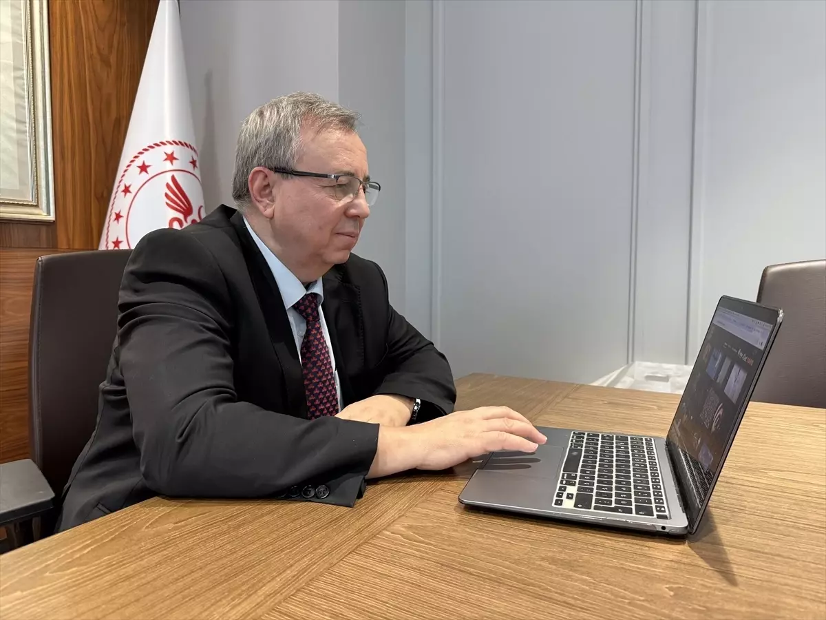 Prof. Dr. Erhan Tabakoğlu, AA’nın Yılın Kareleri Oylamasına Katıldı ve Seçtiği Fotoğrafları Değerlendirdi