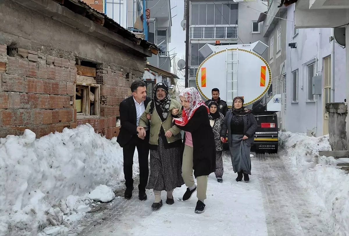 Başçiftlik’te 96 Yaşındaki Kadın Dumanla Mücadele Etti: Acil Müdahale