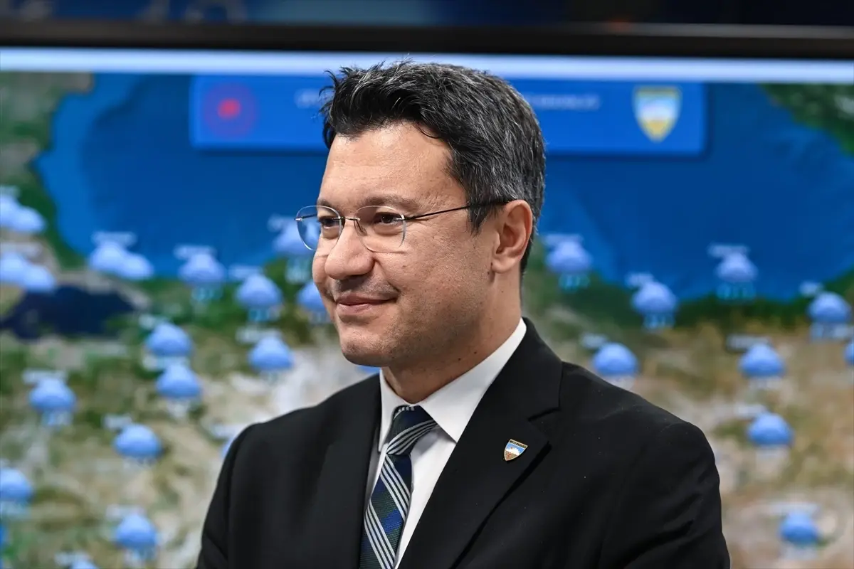 Fırtına, Marmara ve Ege'yi Şiddetli Yağış ve Rüzgarla Sarsıyor